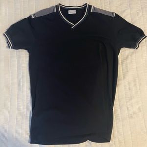 Medium Navy thrifted shirt with cool details.